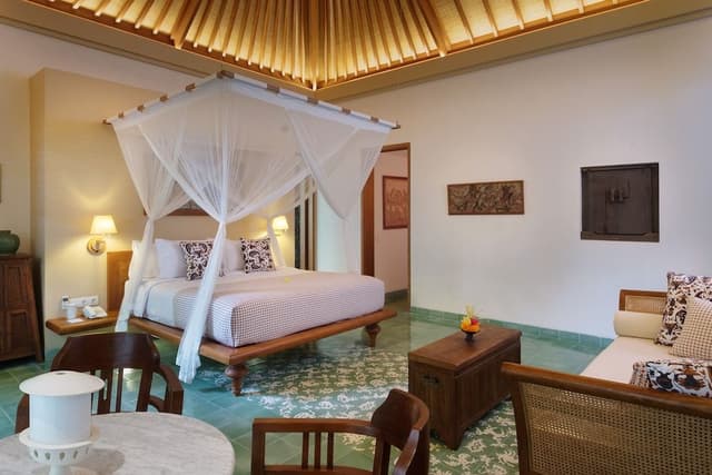 Executive Bungalow, Garden Area