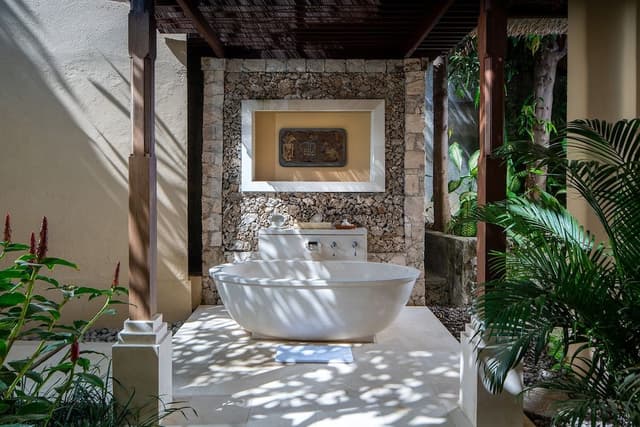 Executive Bungalow, Garden Area