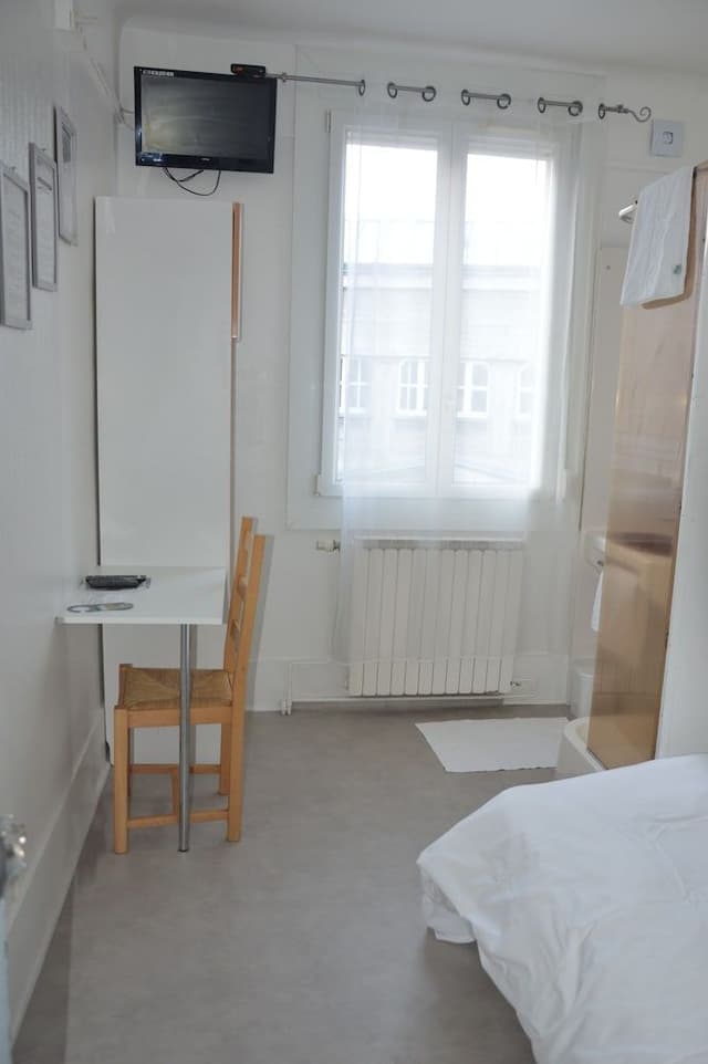 Economy Double Room, Shared Toilet