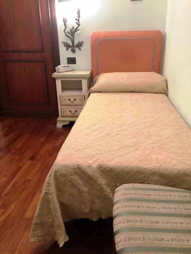 Basic Single Room