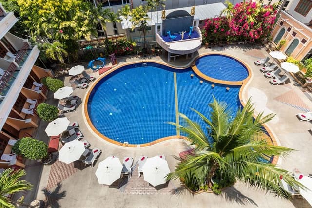 Deluxe Room, Pool View