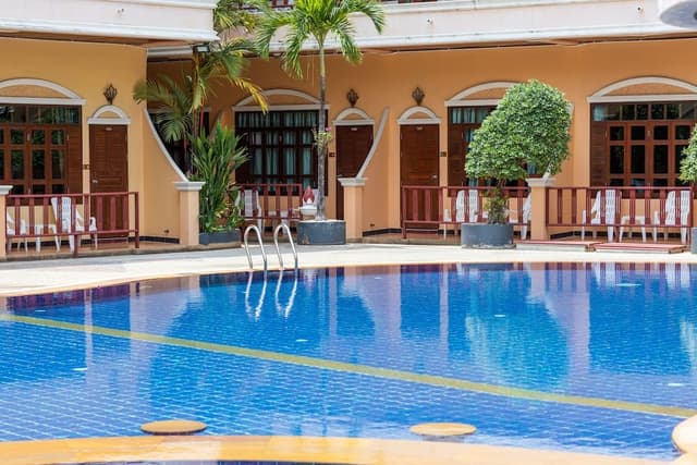 Deluxe Double or Twin Room with Pool Access