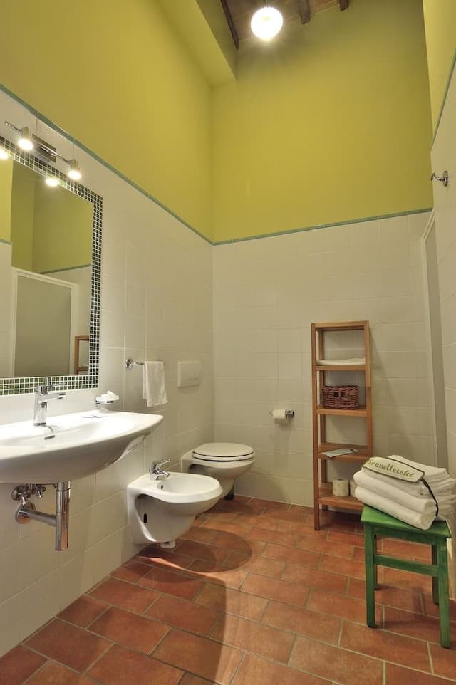 Triple Room (2)