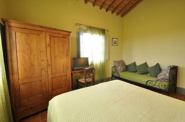 Double Room (1)