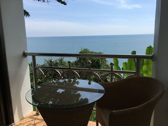 Room, Sea View