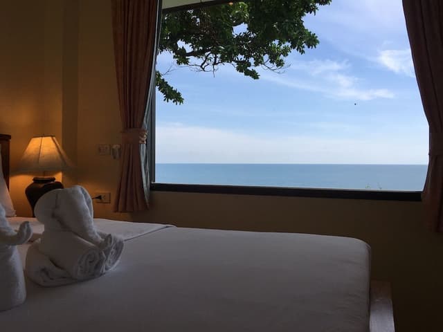 Room, Sea View