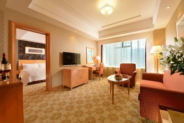 Deluxe Suite