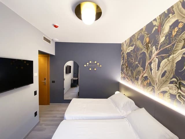 Comfort Double or Twin Room, Partial Lake View