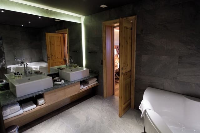 Royal Suite, Balcony, Mountain View