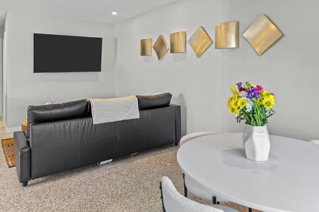 The Paradise Suite