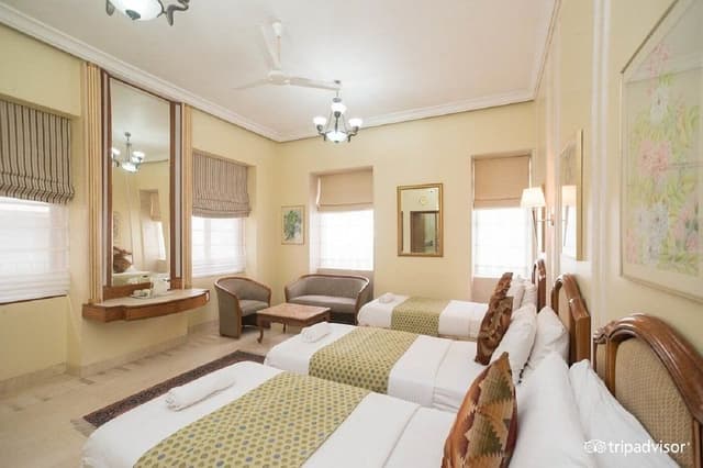 Grand Triple Room