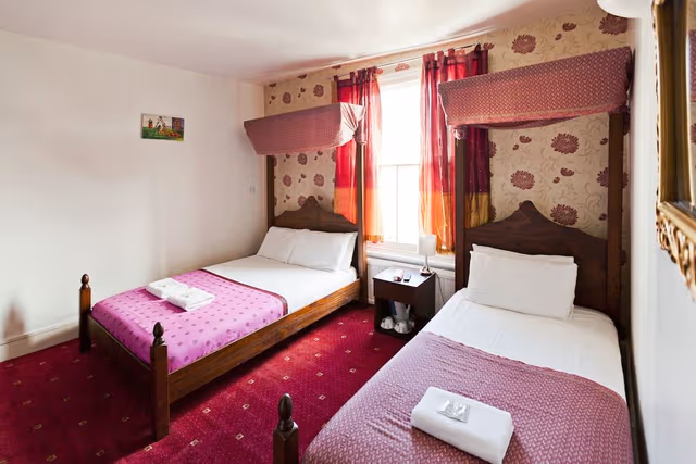 Standard Twin Room