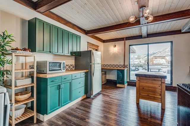 Deluxe House, Multiple Bedrooms, Mountain View, Mountainside