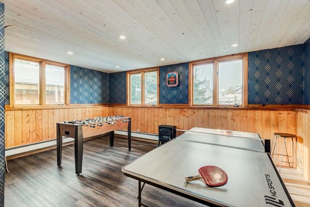 Deluxe House, Multiple Bedrooms, Mountain View, Mountainside