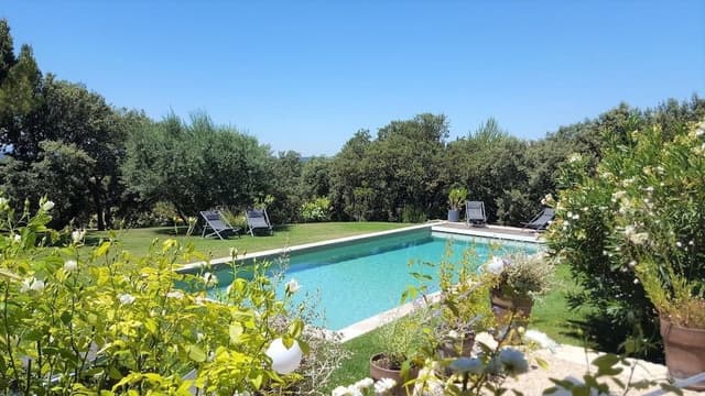 Comfort Room, 1 King Bed, Balcony, Pool View