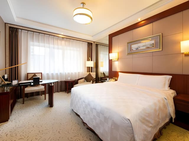 Business King Bed Room