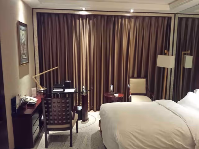 Business Kingbed room