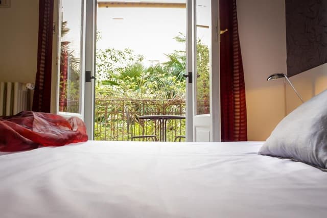 Basic Double Room, Shared Bathroom
