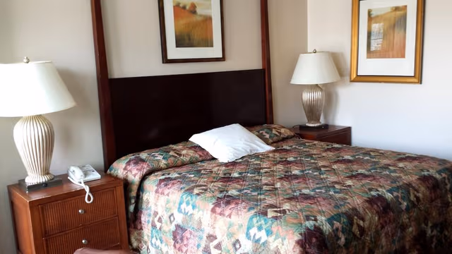Standard Room, 1 King Bed