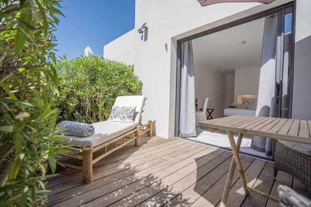 Double Room (Prestige)