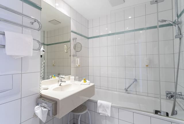 Studio, 1 Large Twin Bed, City View