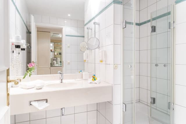 Studio, 1 Large Twin Bed, City View