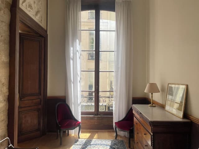 3 bedroom apartment (No air conditioning/no elevator/cleaning service at extra charge)