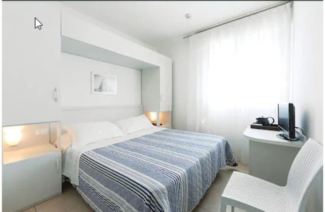 Deluxe Double or Twin Room, Partial Sea View