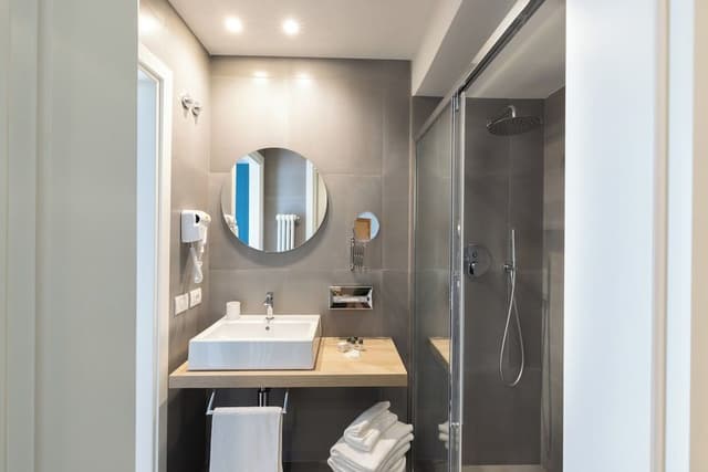 Deluxe Room, Partial Sea View