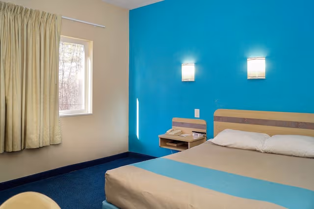 Standard Room, 1 Queen Bed, Non Smoking