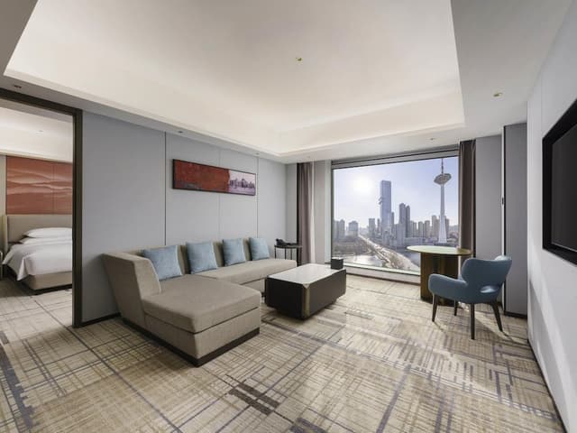 Swiss, Suite, 1 King Bed, City View