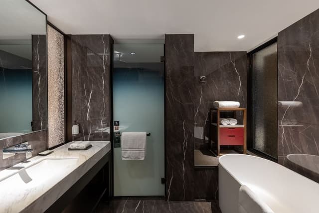 Swiss Advantage King Room