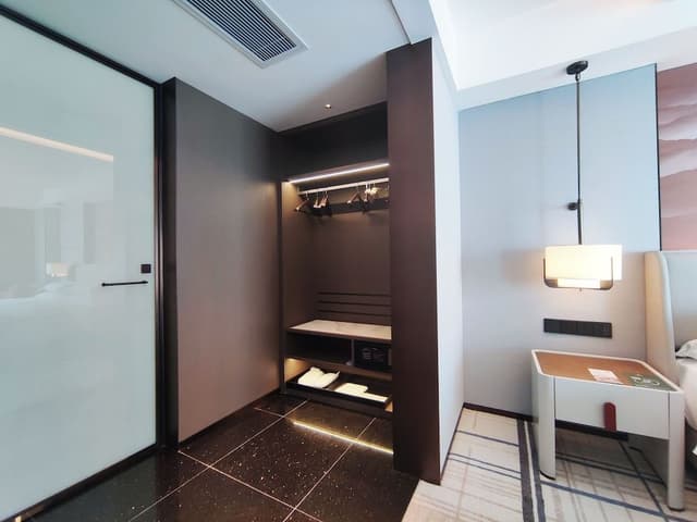 Swiss, Suite, 1 King Bed, City View