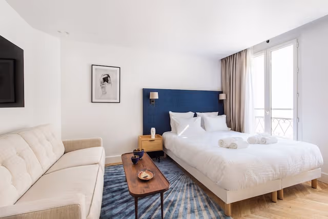 Design Studio, 1 Queen Bed with Sofa bed, Non Smoking, Courtyard View