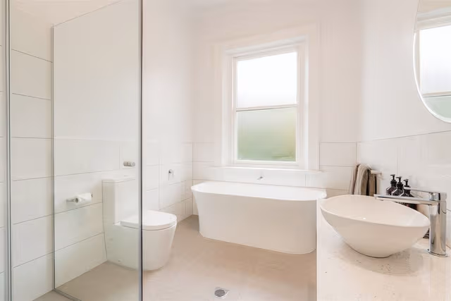 Superior Room, 1 King Bed, Bathtub, City View