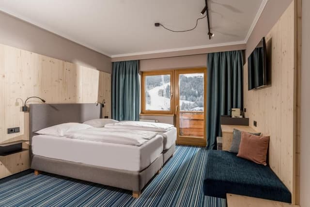 Comfort Double Room with Balcony and Mountain View