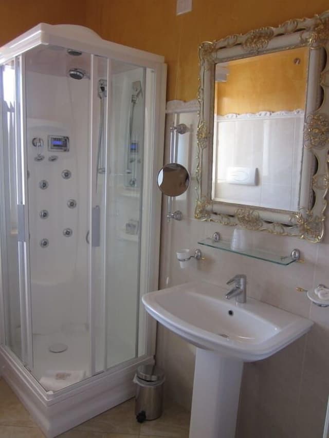 Family Suite, 2 Bedrooms, Partial Sea View