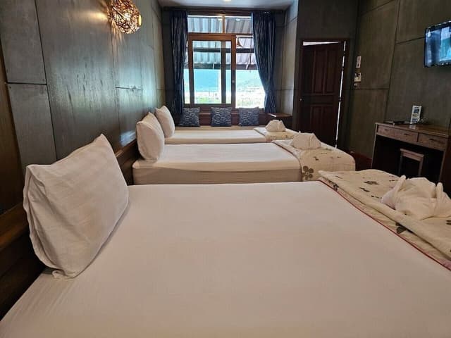 Deluxe Triple Room