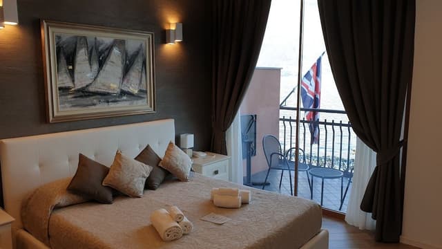 Deluxe Room, Lake View (n.10)