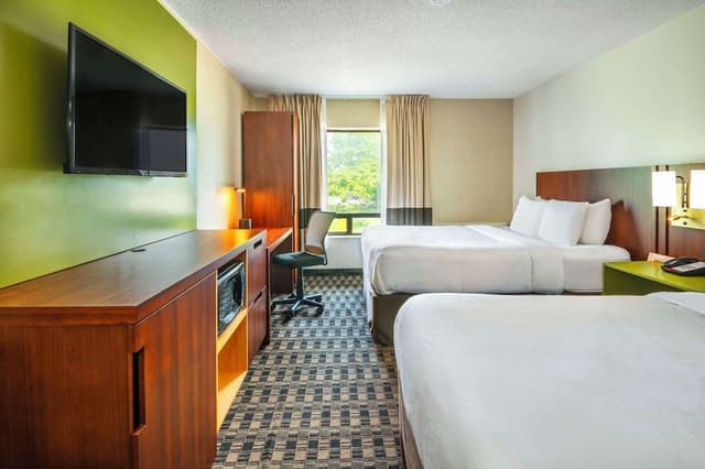 Standard Room, 2 Queen Beds, Non Smoking, Ground Floor