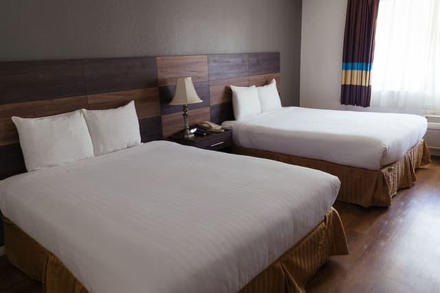 Comfort Room, 2 Queen Beds, Mobility Accessible