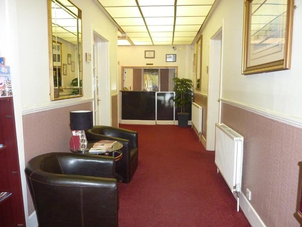 Carisbrooke Hotel