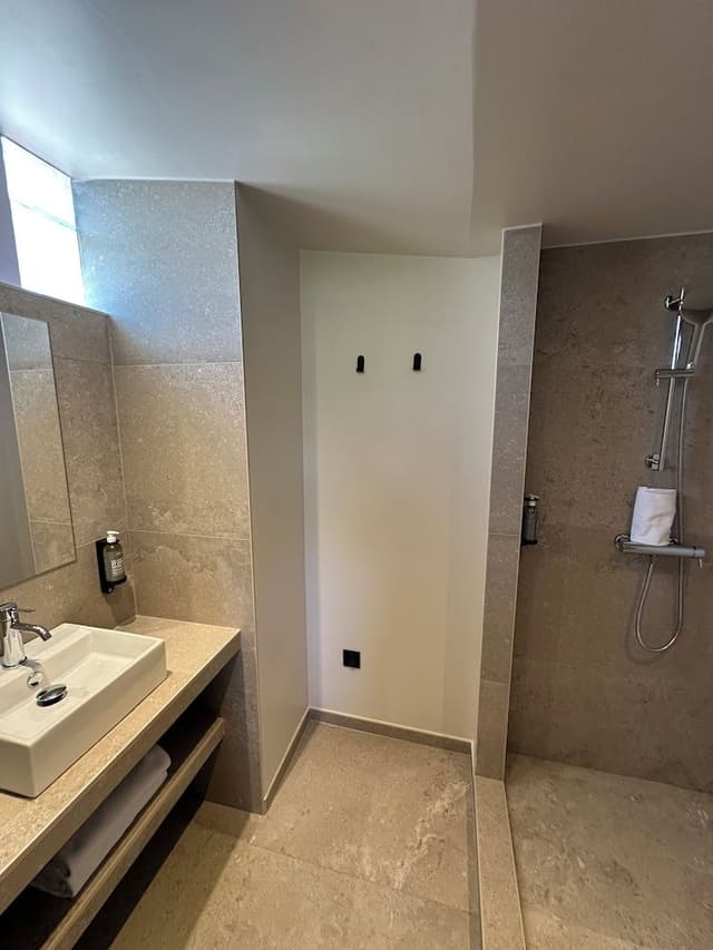 Panoramic Room