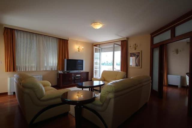 Deluxe Two-Bedroom Apartment with Terrace and Sea View