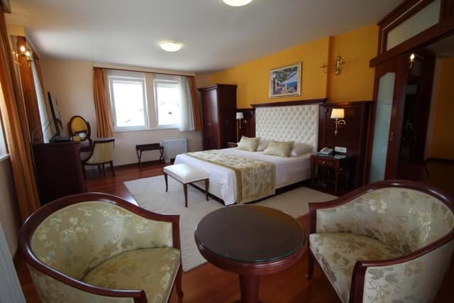 Deluxe Two-Bedroom Apartment with Terrace and Sea View
