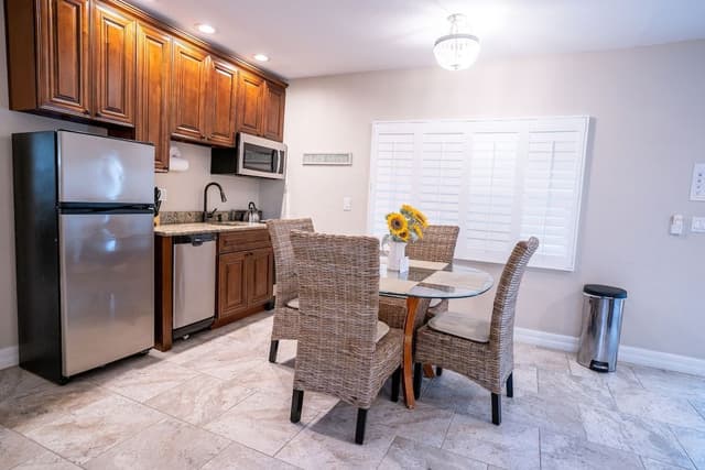 Deluxe Suite, 1 Bedroom (Unit 107)