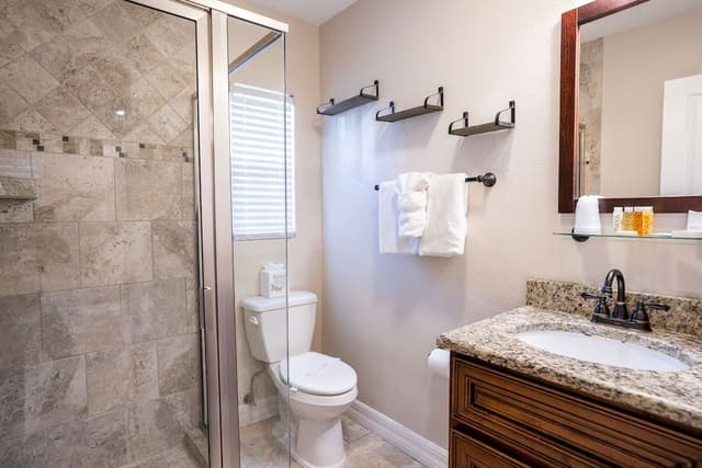 Deluxe Suite, 1 Bedroom (Unit 107)