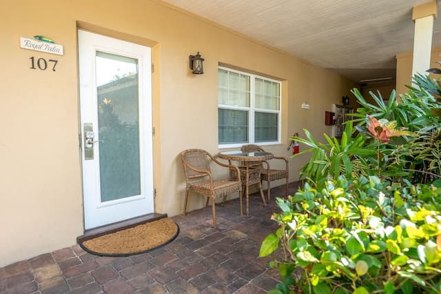 Deluxe Suite, 1 Bedroom (Unit 107)