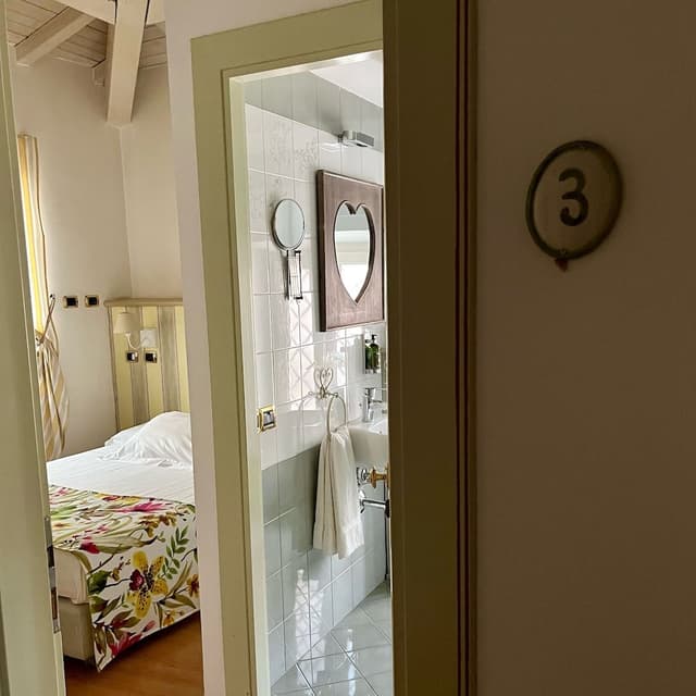 Economy Single Room, 1 Large Twin Bed