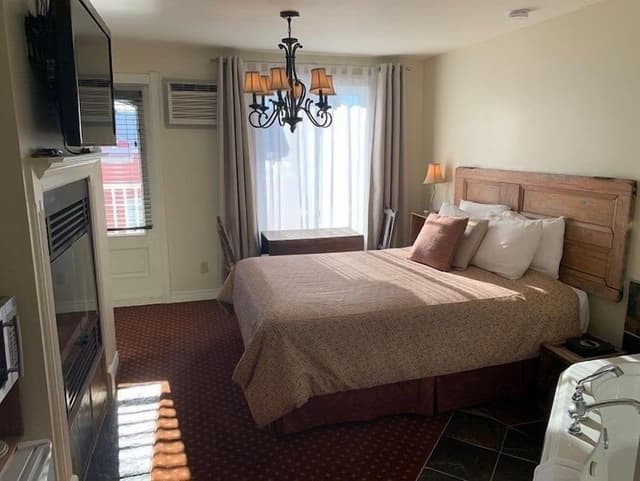 Country-Style Room, 1 Queen Bed (6-Course Dinner & Hot Tub Included)